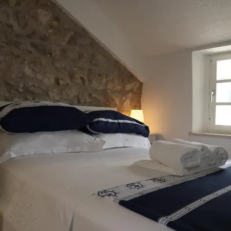 Stone House Bratus - Steps From The