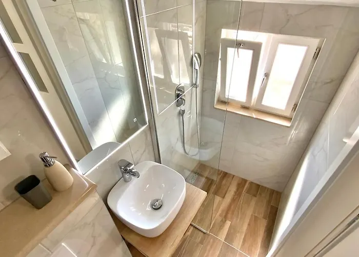 Appartement Stone House Bratus - Steps From The *