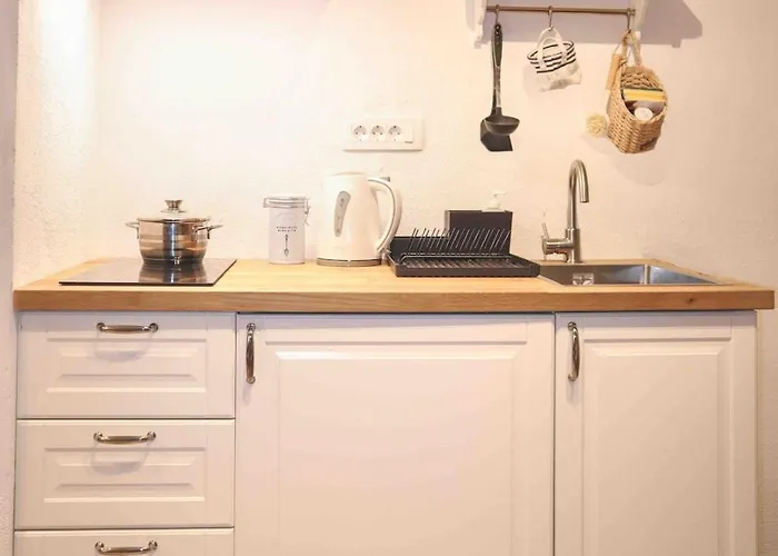 Appartement Stone House Bratus - Steps From The
