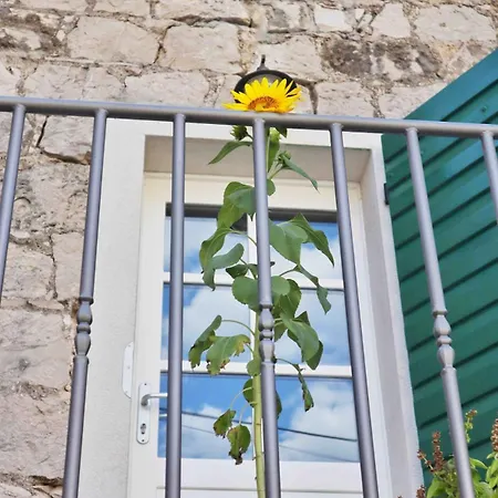 Apartamento Stone House Bratus - Steps From The