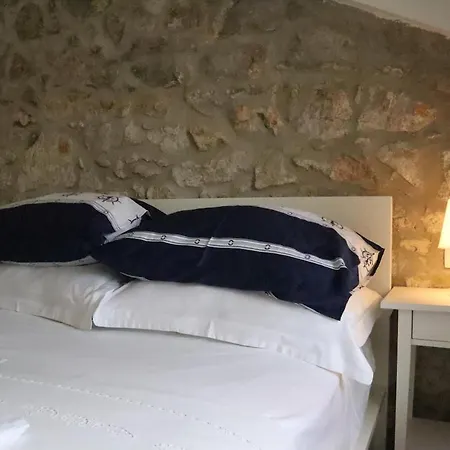 Apartamento Stone House Bratus - Steps From The *